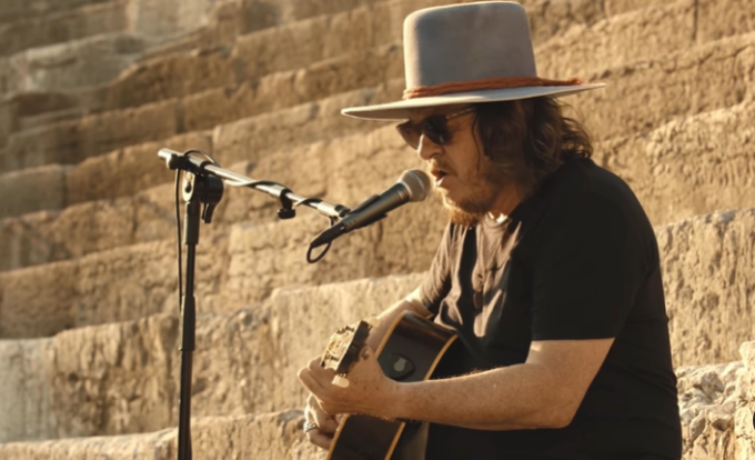 Zucchero: “Io bandito dal Festival di Sanremo degli influencer” (ma poi corregge il tiro)