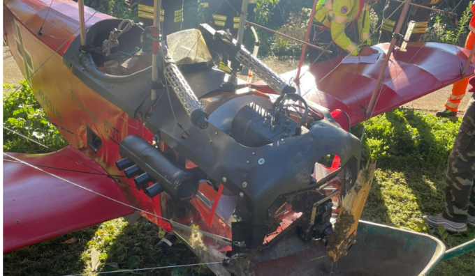 Indomito 80enne precipita col suo ultraleggero: rifiuta i soccorsi e se ne torna a casa