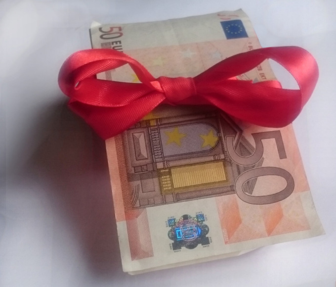 Come si calcola la tredicesima mensilità 2022