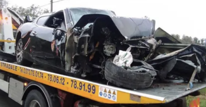 Imprenditore si schianta con la sua Maserati Gt contro un muro: stava per diventare papà