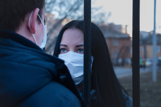 Dopo lo stalking, tenta anche di trasmettere il Covid alla ex per stare con lei in isolamento