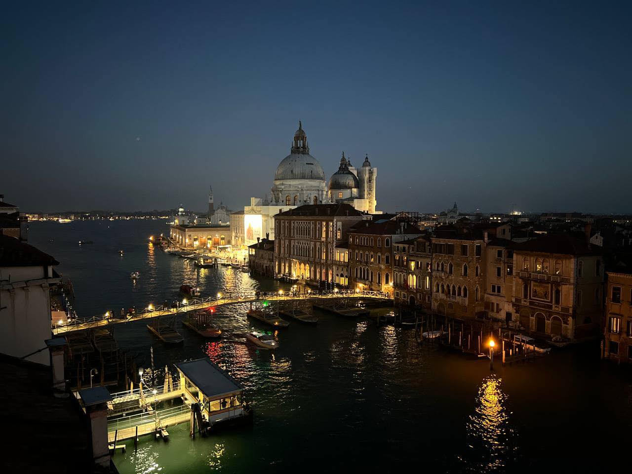 Venezia acqua alta due metri, ma la città è salva grazie al Mose