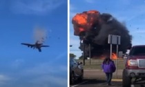 Il video dello scontro tra due aerei della Seconda guerra mondiale in volo