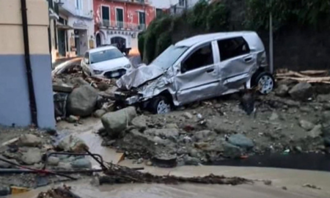 Cosa sappiamo finora della frana che ha colpito l’isola di Ischia