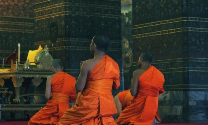 Preghiera, meditazione e... droghe pesanti: monaci positivi alla metanfetamina, chiuso il tempio