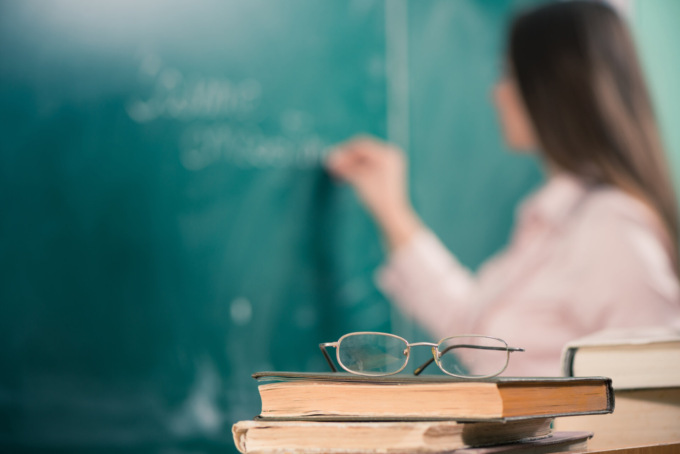 Ha insegnato per una vita a scuola senza laurea: dovrà risarcire oltre 300mila euro