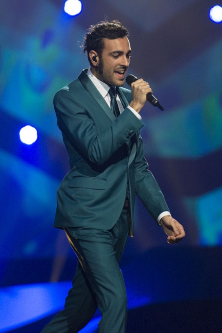 Sanremo 2023: il testo della canzone "Due vite" di Marco Mengoni