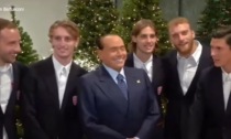 La promessa di Berlusconi ai calciatori del Monza: "Se vincete vi faccio arrivare un pullman di tr***"
