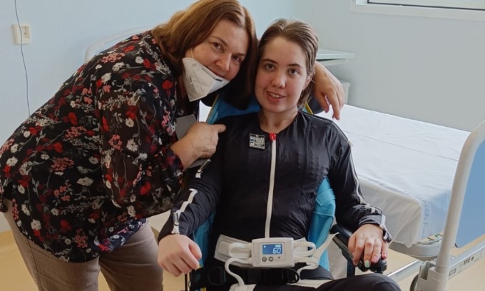Si svegliò dal coma coi Maneskin, ora per lei anche una neurotuta