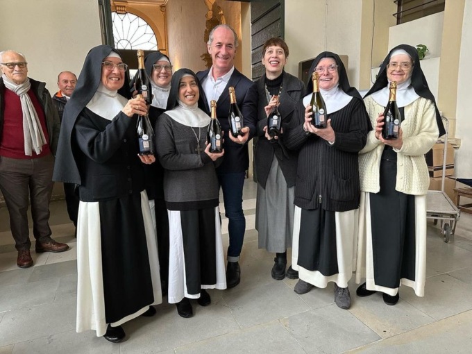 Un prosecco divino per Zaia, fatto dalle monache di clausura