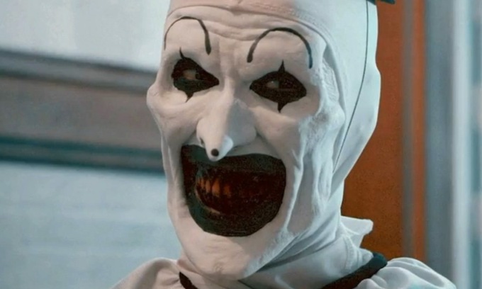 Film horror proiettato alle scuole medie: malori tra gli studenti