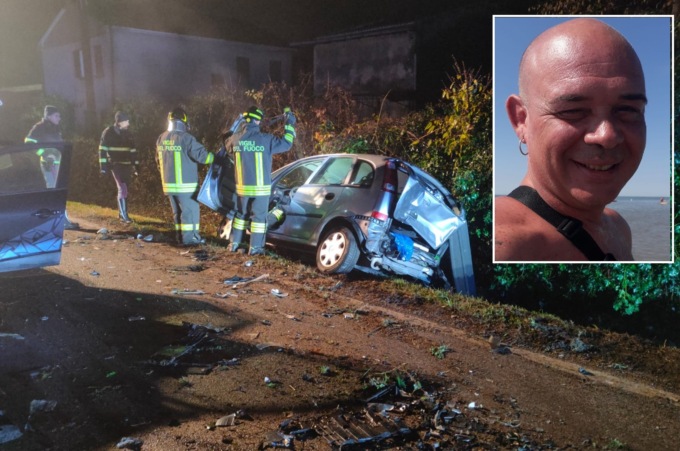 Un pirata lo scaraventa in un fosso, esce dall’auto e viene investito e ucciso