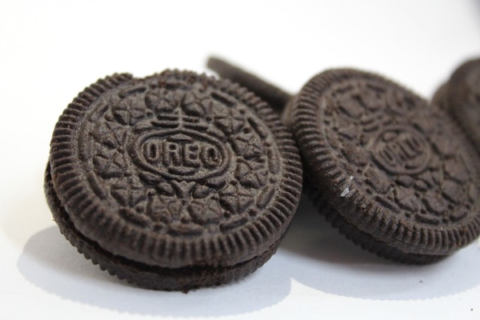 “Ammoniaca nei biscotti Oreo per renderli più scuri”. La risposta dell’azienda: “I nostri biscotti sono sicuri”
