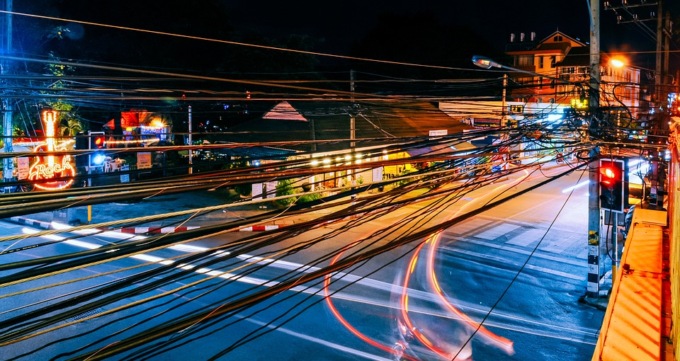 Mercato auto in Europa, Italia ultima per le auto con la spina