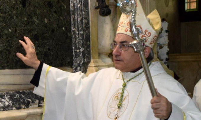 Il vescovo rimane a letto e salta la messa di Natale