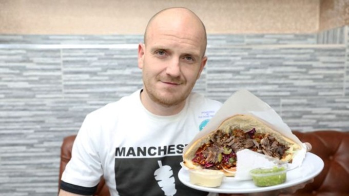 L’uomo che ha mangiato 124 kebab in un mese si dice provato (psicologicamente)