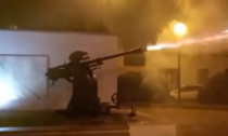 Il video del Monumento ai Caduti trasformato in una mitragliatrice per lanciare i fuochi d'artificio