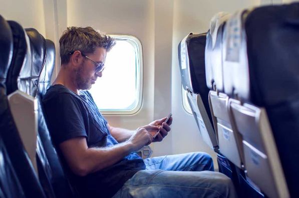 Da quest'estate si potrà telefonare in aereo 