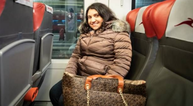 Bidella pendolare da Napoli a Milano: “Fare ogni giorno 800 km in Frecciarossa mi costa meno di una casa in affitto”