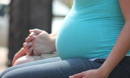 Assegno maternità Comuni 2023: i requisiti per ottenerlo e come fare domanda