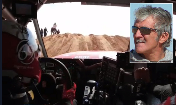 Dietro una duna per fare una foto: chi è il turista travolto e ucciso al rally Dakar