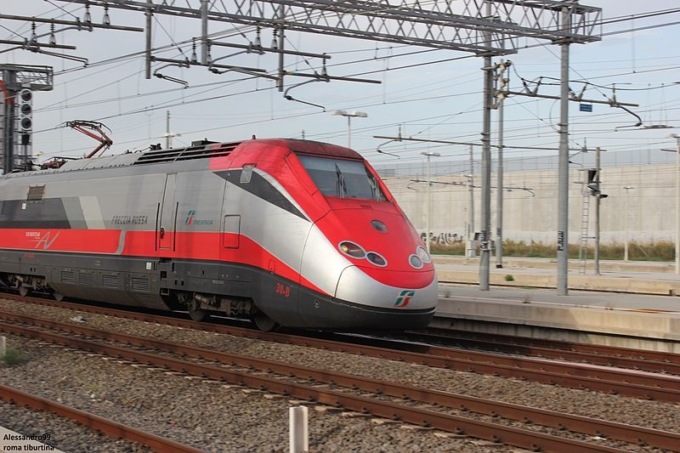 I 38 ex parlamentari che continuano a viaggiare gratis (a nostre spese) sui treni ad alta velocità
