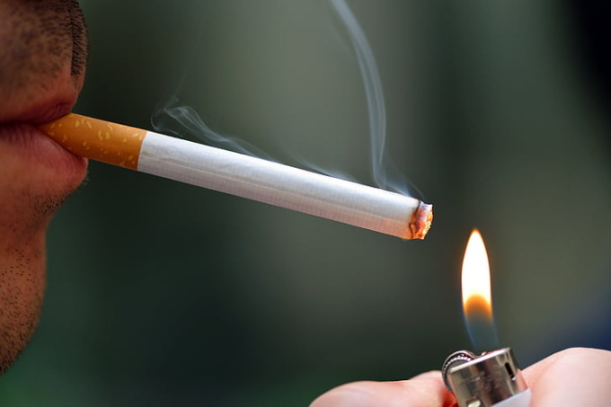 “Non si fuma a scuola”: prof aggredito da due studenti si sente male e finisce in ospedale