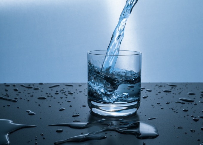 Quanta acqua è necessario bere ogni giorno?