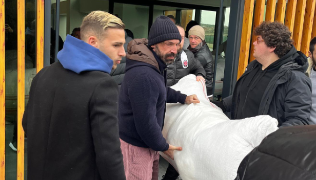 Terremoto Turchia e Siria: oltre 21mila morti. Anche Pirlo impegnato negli aiuti umanitari