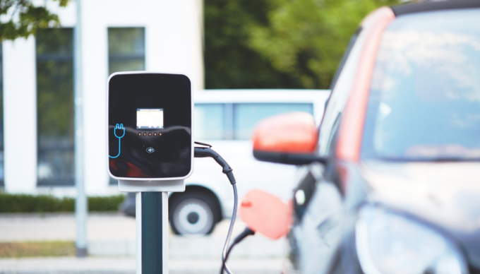 Adesso sono proprio gli ambientalisti ad avercela con le auto elettriche