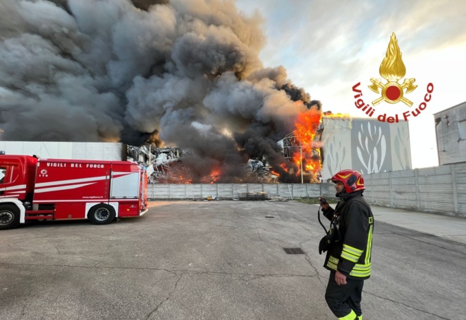 incendio salumificio negrar aiuto concorrente