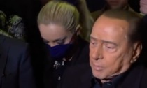 Berlusconi agita la maggioranza: "Da premier non avrei incontrato Zelensky". Calenda: "Vaneggiamenti putiniani"