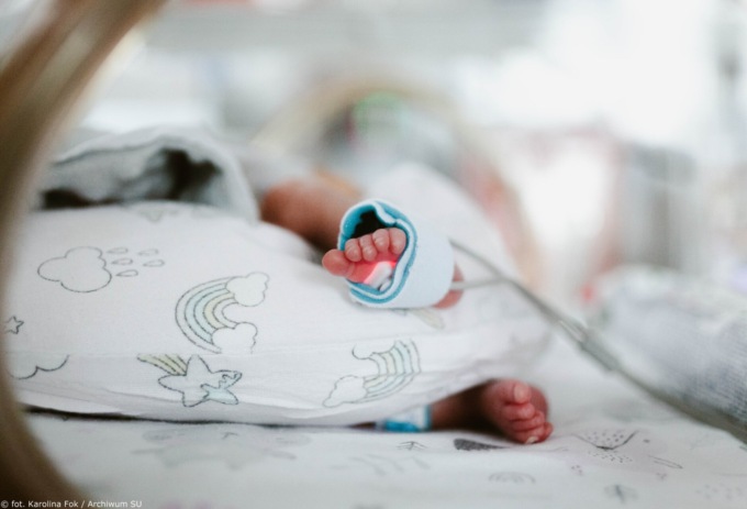 Mamma di 7 figli partorisce 5 gemelli