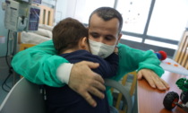 Papà dona un polmone al figlio di 5 anni: l'amore di un genitore supera ogni ostacolo
