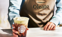 Caffè all'olio d'oliva di Starbucks stroncato dal Consorzio di tutela: "Non farà successo in Italia"