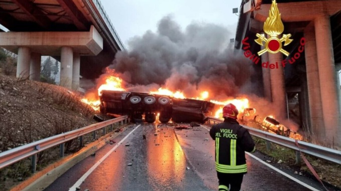 tir precipita viadotto a1 mugello