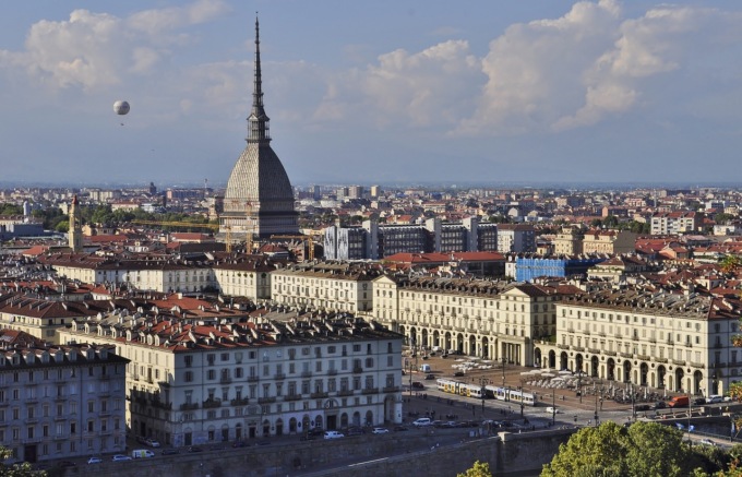 Torino guarda al 2033: svelato il logo della candidatura a Capitale europea della Cultura