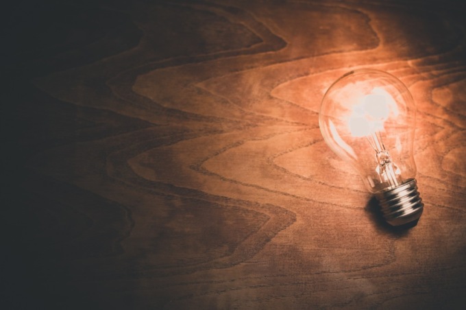 Bollette luce, nuove regole: quando e per chi scatta la penale da pagare
