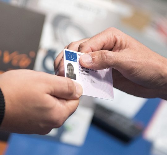 Come cambia l’esame della patente: servirà il doppio delle guide
