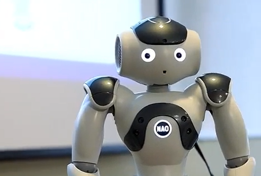 Stop a ChatGTP in Italia, e alla Cattolica arriva Nao, il robot che parla grazie a lei