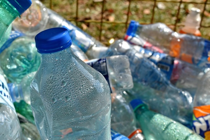 Quanto costa l’acqua minerale: la classifica delle città italiane, dalla più cara alla più economica