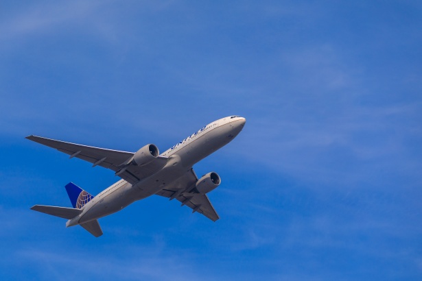 Sciopero controllori di volo: se dovete prendere un aereo domenica pomeriggio (2 aprile 2023) fate attenzione
