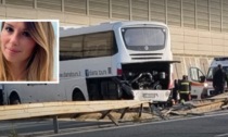 Bus contro il muro in autostrada, il racconto delle maestre che hanno salvato i 52 bambini