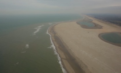 Un'isola artificiale fatta di sabbia per fermare l'erosione delle spiagge: il Veneto ci pensa