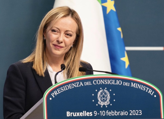 Stop motori benzina e diesel nel 2035, ora L’Ue “frena” e Meloni esulta: “Ogni Paese possa decidere per sè”