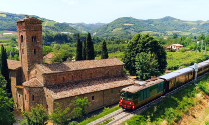 Dalla Toscana all'Emilia sul treno che attraversa le terre di Dante