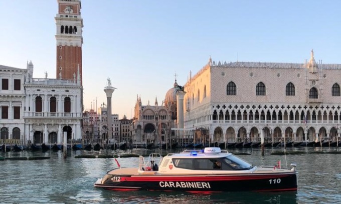 Ricercato (a sua insaputa) dall’Interpol di mezzo mondo, era in vacanza con gli amici a Venezia