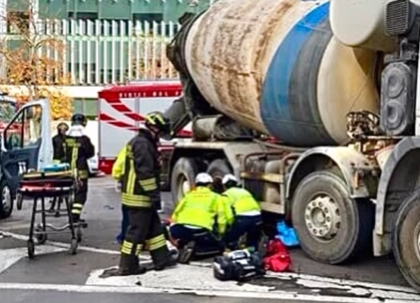 Donna In Bicicletta Travolta E Uccisa Da Una Betoniera In Centro A ...