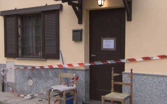 Badante uccisa a coltellate, arrestato l’uomo che viveva con lei e che presentava come suo fratello