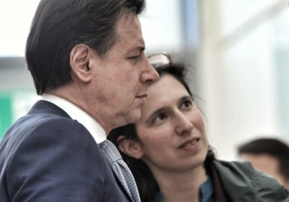 Verso le Regionali, Pd e M5S riesumano il reddito di cittadinanza